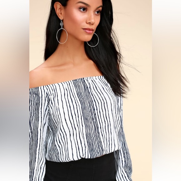 Lulu’s Strapless Top - Picture 4 of 4